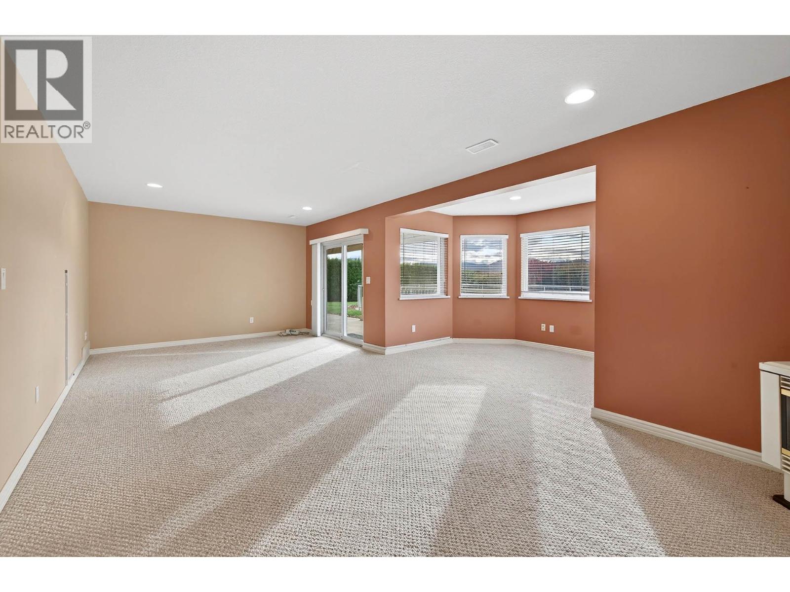 3460 Navatanee Drive, Kamloops, British Columbia  V2H 1S1 - Photo 33 - 10366414