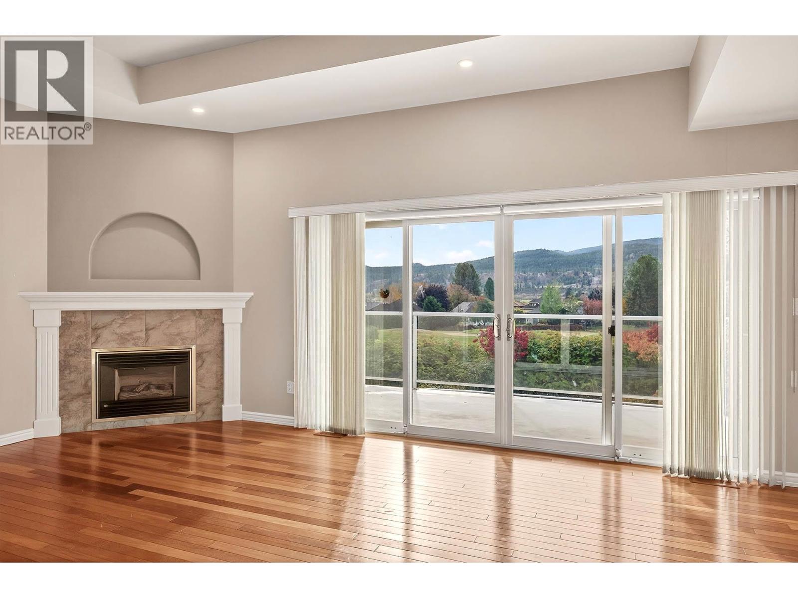 3460 Navatanee Drive, Kamloops, British Columbia  V2H 1S1 - Photo 5 - 10366414