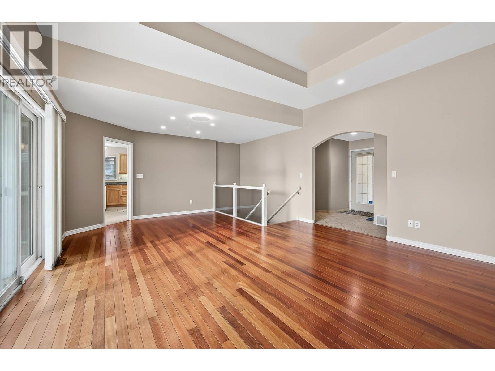 3460 Navatanee Drive, Kamloops, British Columbia  V2H 1S1 - Photo 6 - 10366414