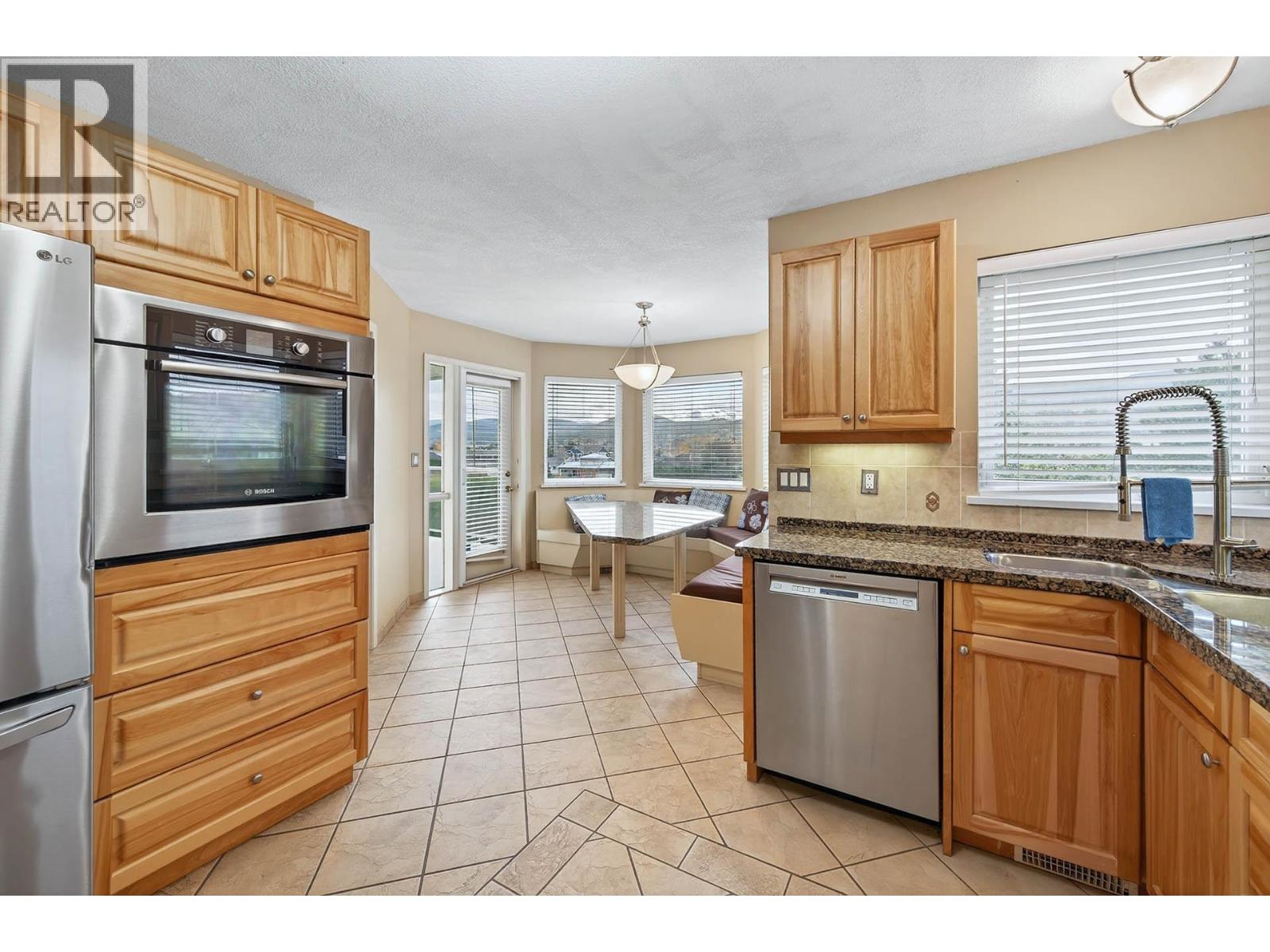 3460 Navatanee Drive, Kamloops, British Columbia  V2H 1S1 - Photo 8 - 10366414