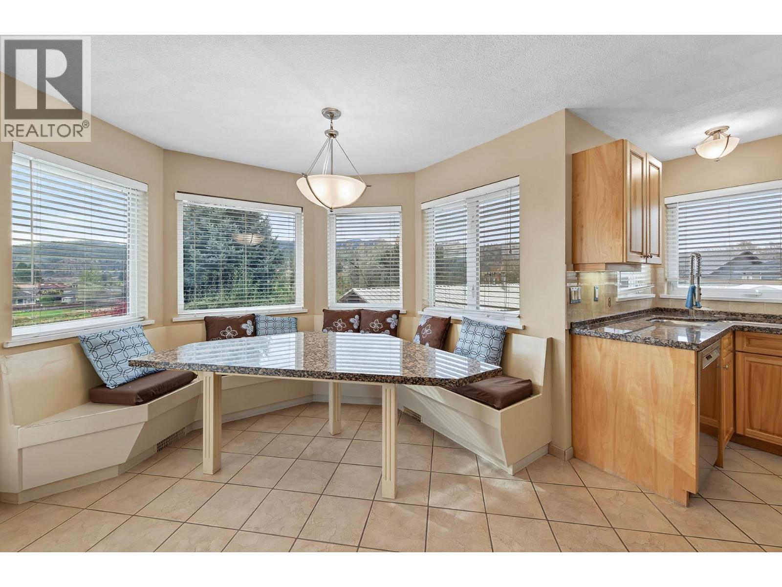 3460 Navatanee Drive, Kamloops, British Columbia  V2H 1S1 - Photo 9 - 10366414