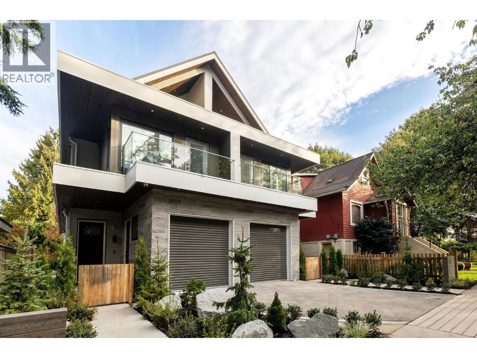 2 7 E 23rd Avenue, Vancouver, British Columbia  V5V 1W8 - Photo 1 - R3060616