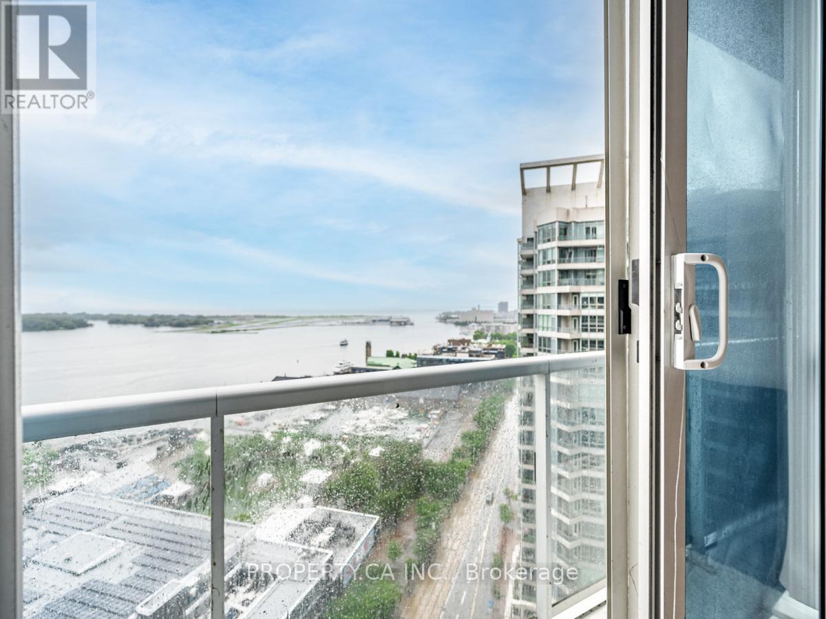 2109 - 218 Queens Quay W, Toronto, Ontario  M5J 2Y6 - Photo 12 - C12474715