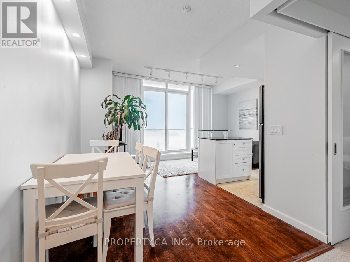 2109 - 218 Queens Quay W, Toronto, Ontario  M5J 2Y6 - Photo 7 - C12474715