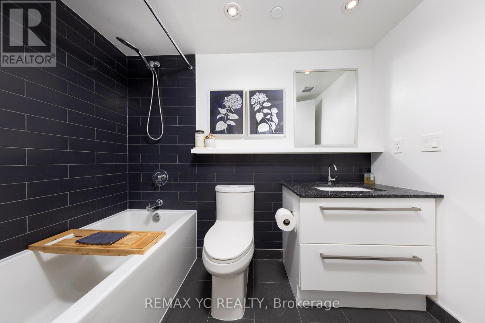 715 - 120 Varna Drive, Toronto, Ontario  M6A 0B3 - Photo 37 - C12474618