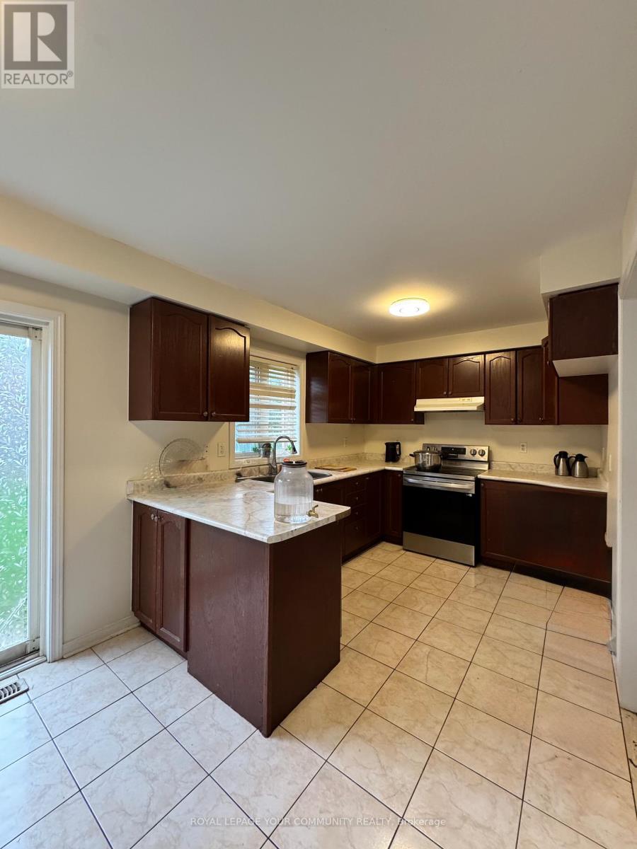 163 Flagstone Way, Newmarket, Ontario  L3X 2Z7 - Photo 6 - N12474702