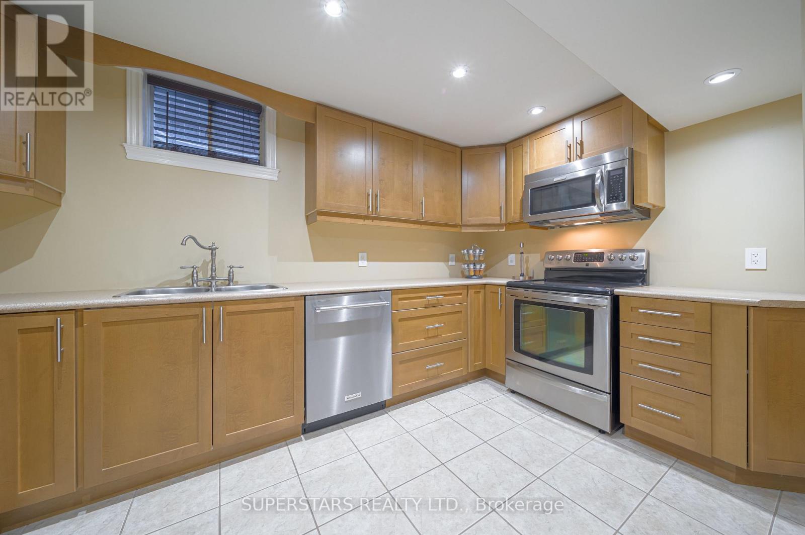 166 Worthington Avenue, Richmond Hill, Ontario  L4E 4N7 - Photo 34 - N12474718