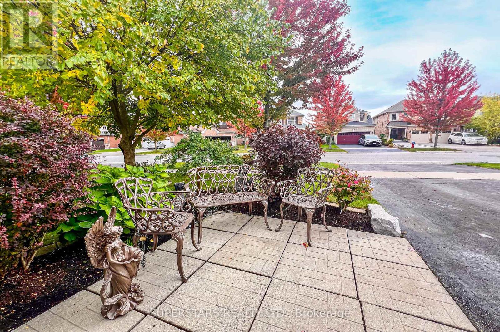 166 Worthington Avenue, Richmond Hill, Ontario  L4E 4N7 - Photo 4 - N12474718