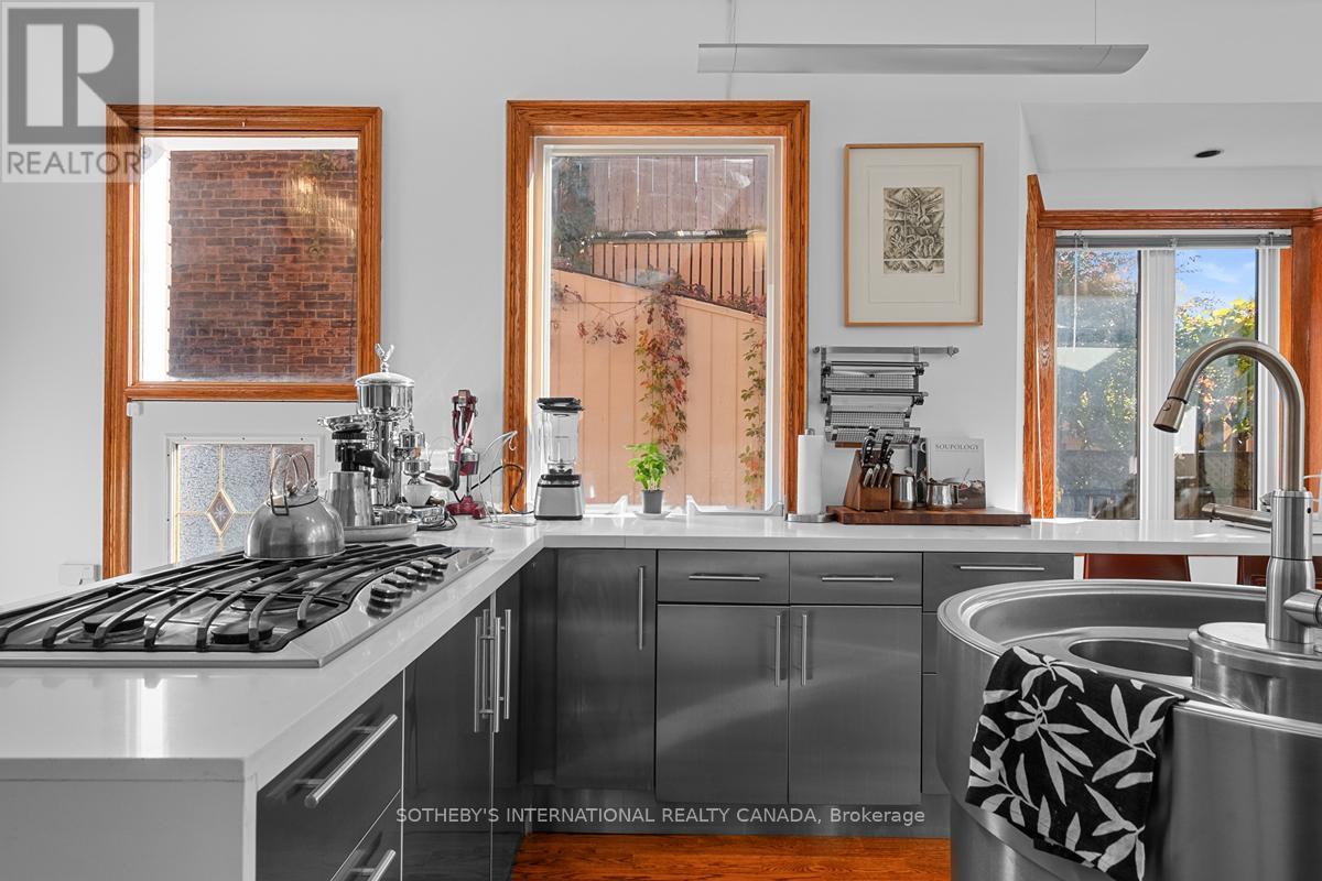 114 Margueretta Street, Toronto, Ontario  M6H 3S3 - Photo 13 - C12474751