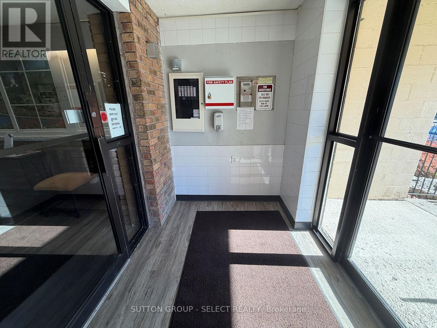 402 - 140 Park Avenue E, Chatham-Kent, Ontario  N7M 3V6 - Photo 3 - X12473684
