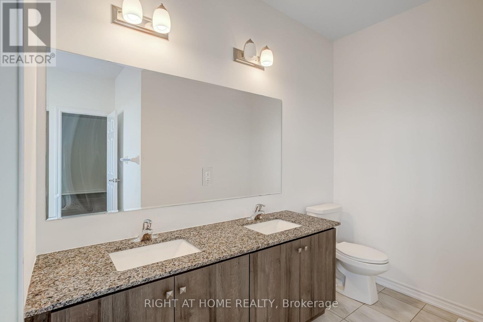 14 Moorhart Crescent, Caledon, Ontario  L7C 4J5 - Photo 14 - W12466843