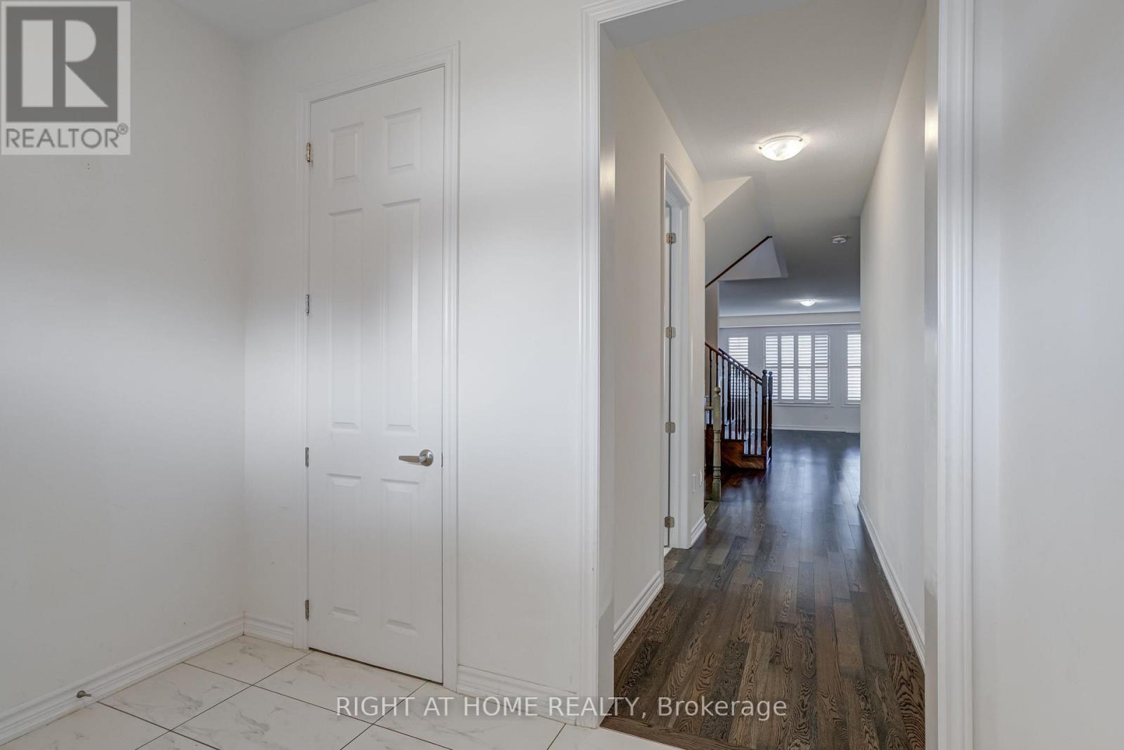 14 Moorhart Crescent, Caledon, Ontario  L7C 4J5 - Photo 3 - W12466843