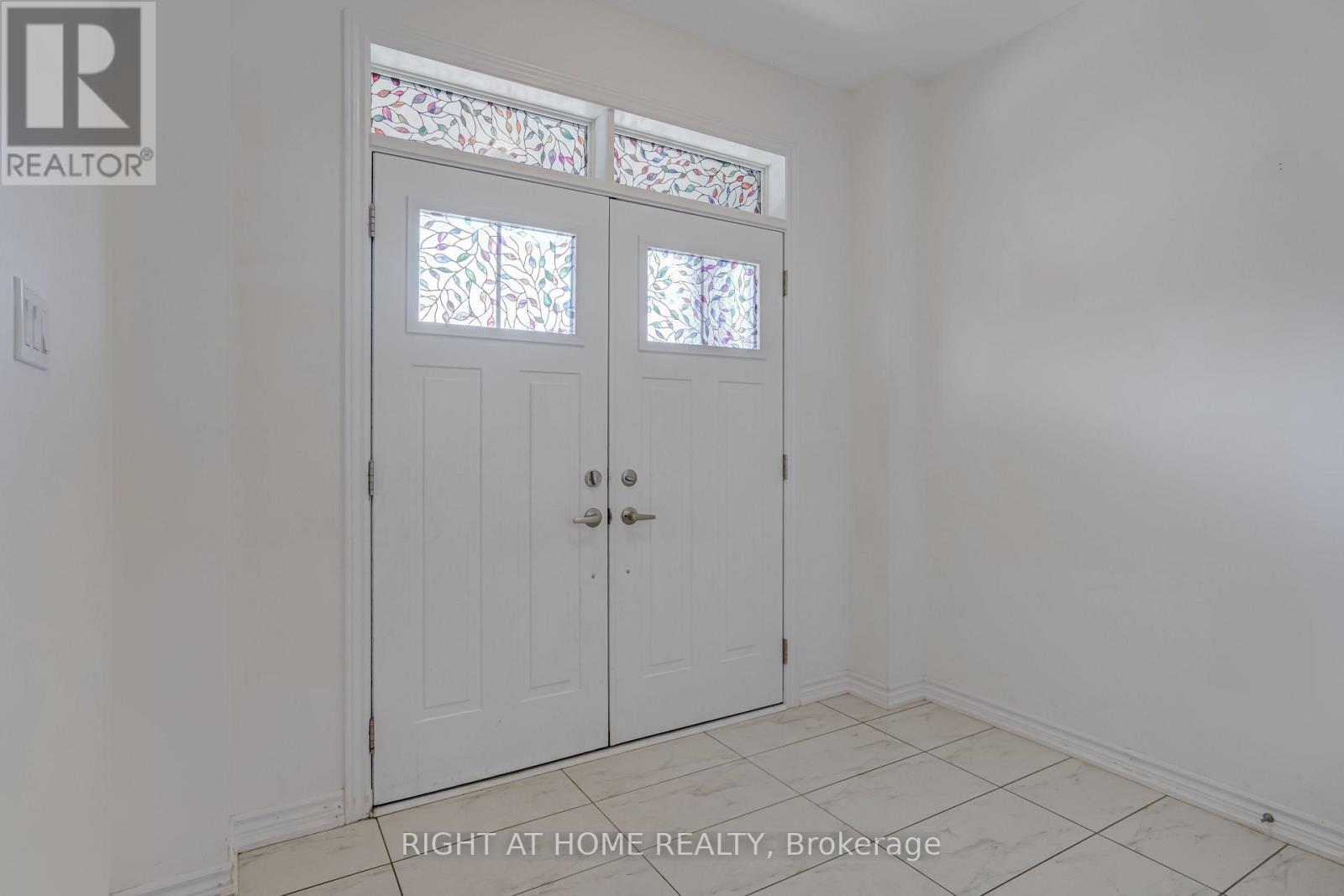 14 Moorhart Crescent, Caledon, Ontario  L7C 4J5 - Photo 2 - W12466843