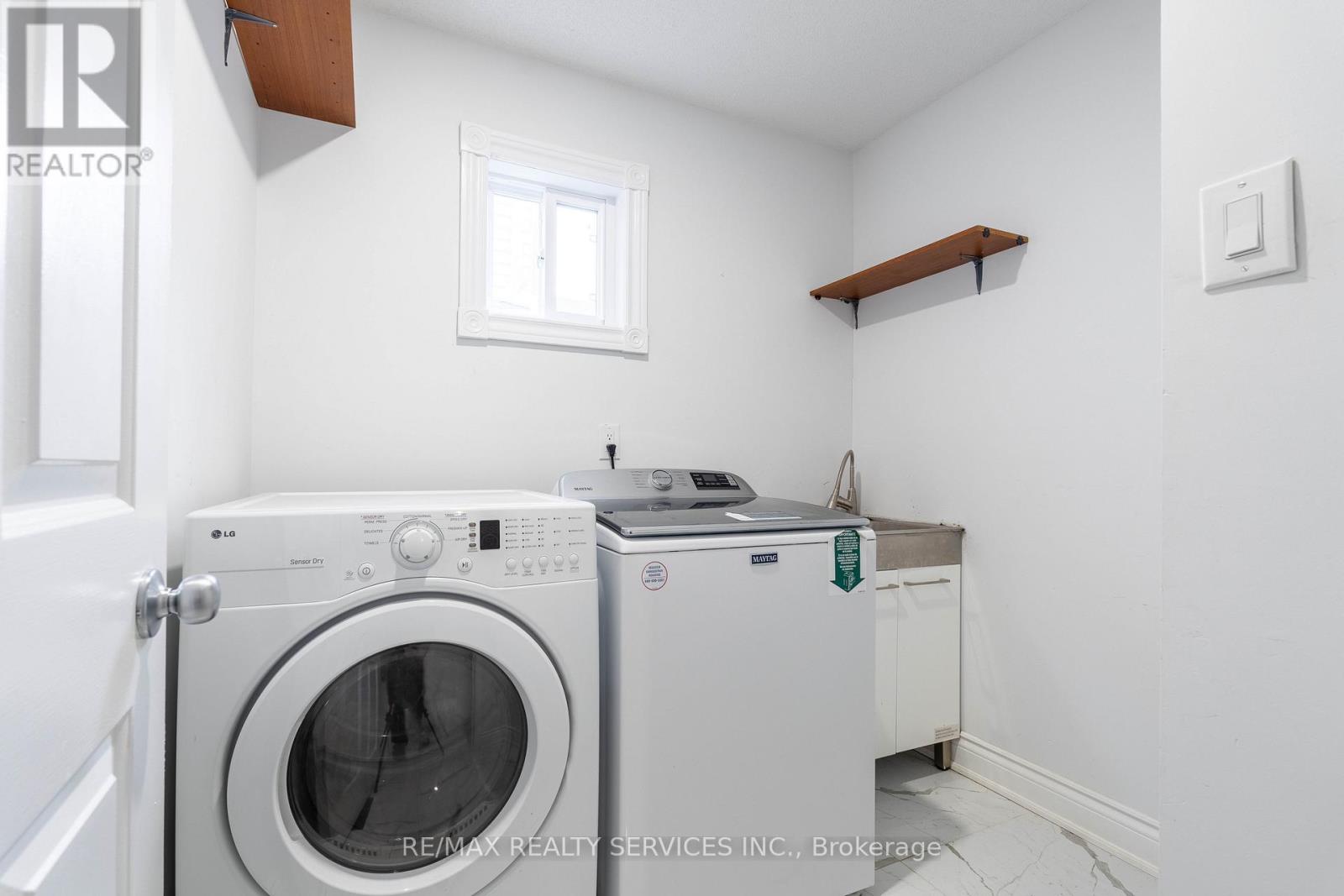 Upper - 4354 Waterford Crescent, Mississauga, Ontario  L5R 2B2 - Photo 10 - W12474700