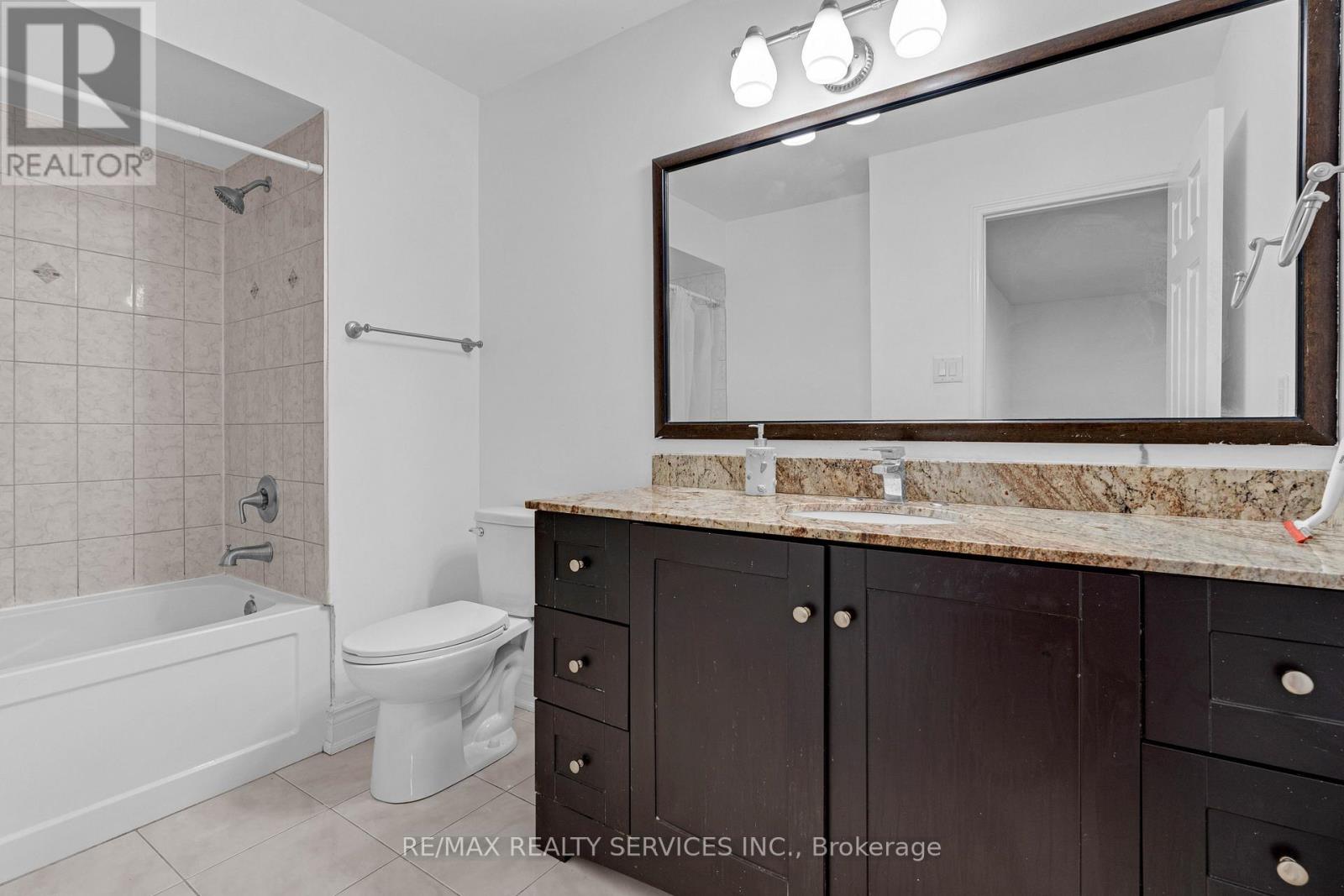 Upper - 4354 Waterford Crescent, Mississauga, Ontario  L5R 2B2 - Photo 14 - W12474700
