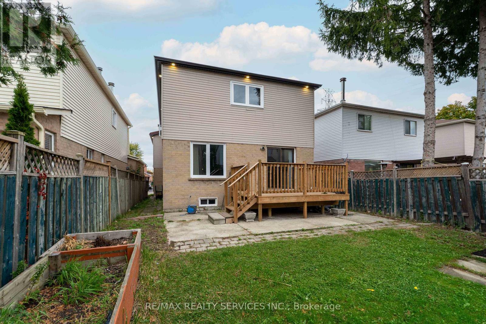 Upper - 4354 Waterford Crescent, Mississauga, Ontario  L5R 2B2 - Photo 19 - W12474700