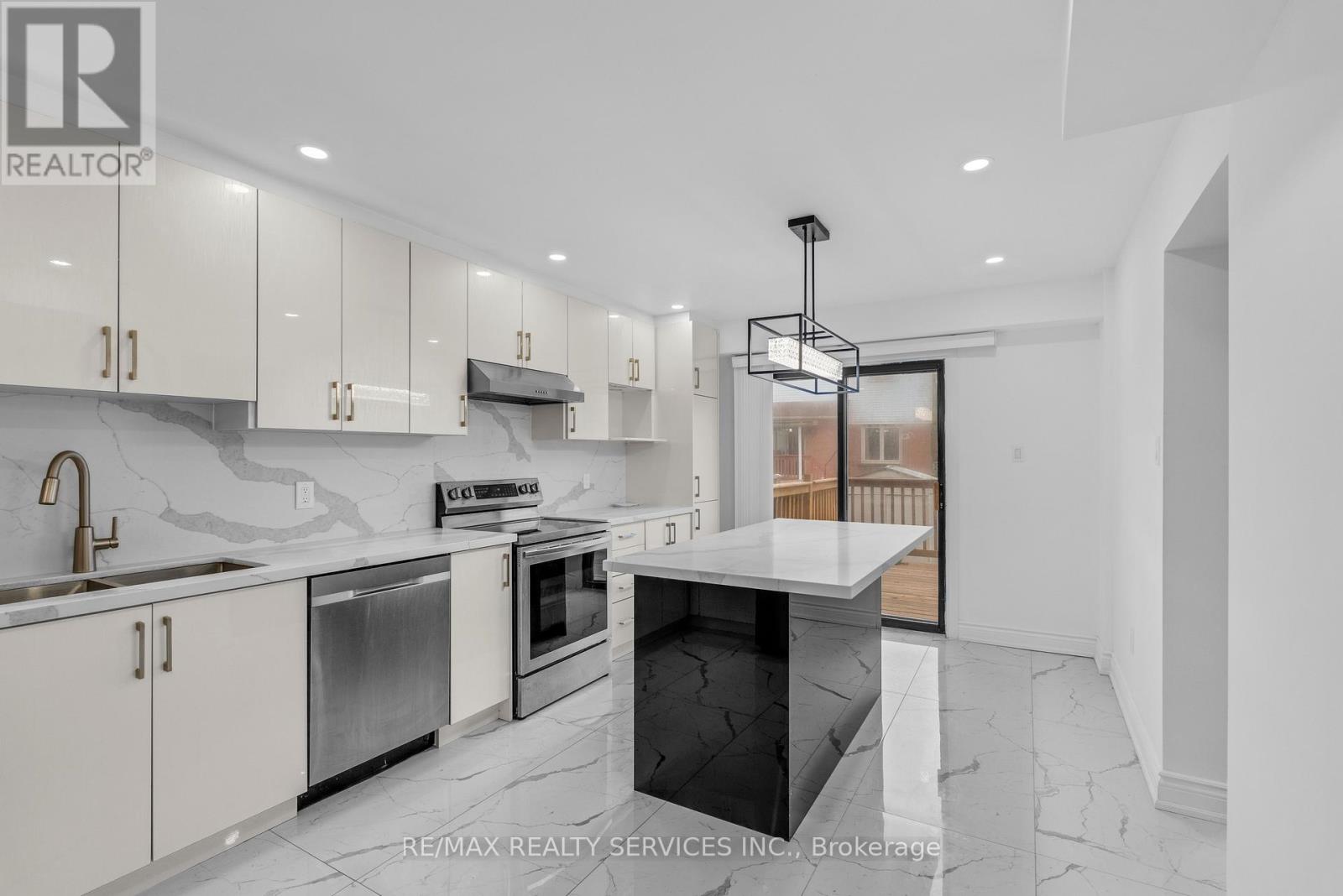 Upper - 4354 Waterford Crescent, Mississauga, Ontario  L5R 2B2 - Photo 6 - W12474700