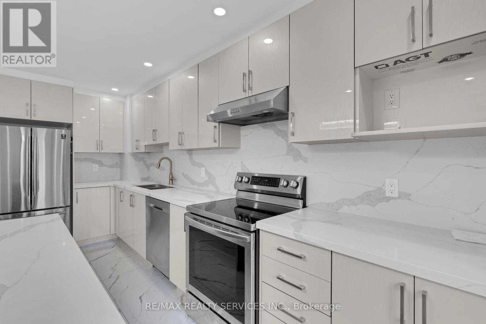 Upper - 4354 Waterford Crescent, Mississauga, Ontario  L5R 2B2 - Photo 7 - W12474700