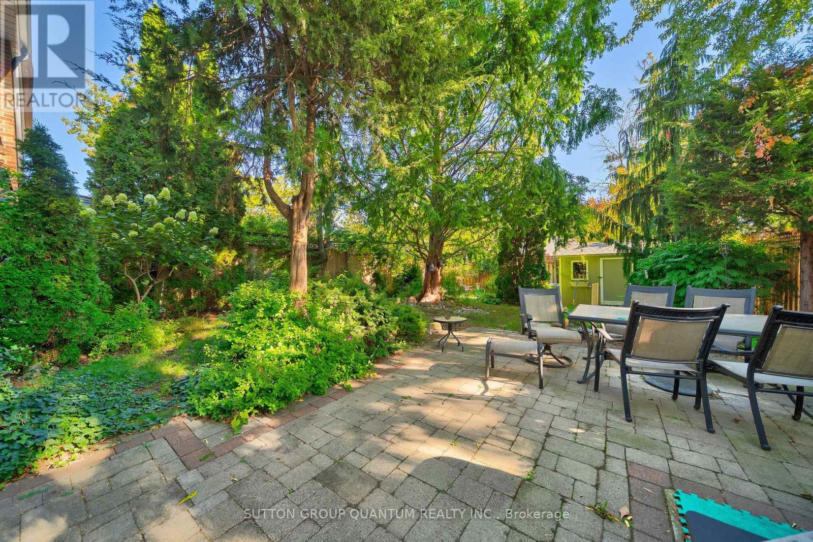 1224 Fairdale Drive, Mississauga, Ontario  L5C 1K4 - Photo 25 - W12474741