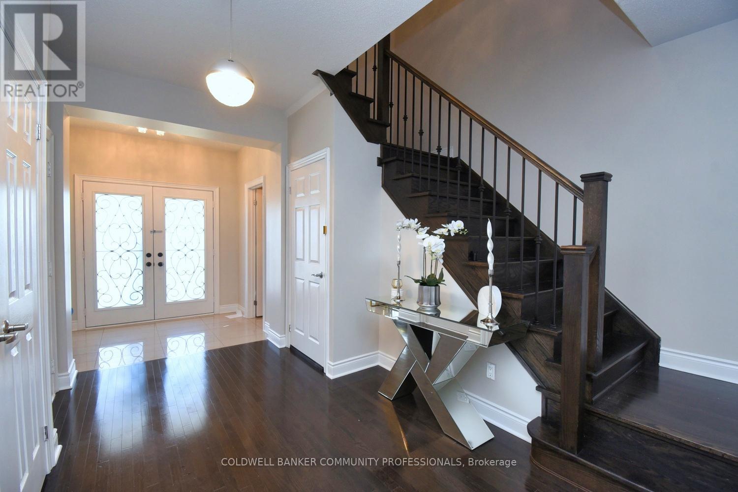 5 Dillon Drive, Brampton, Ontario  L6X 3B6 - Photo 4 - W12474743