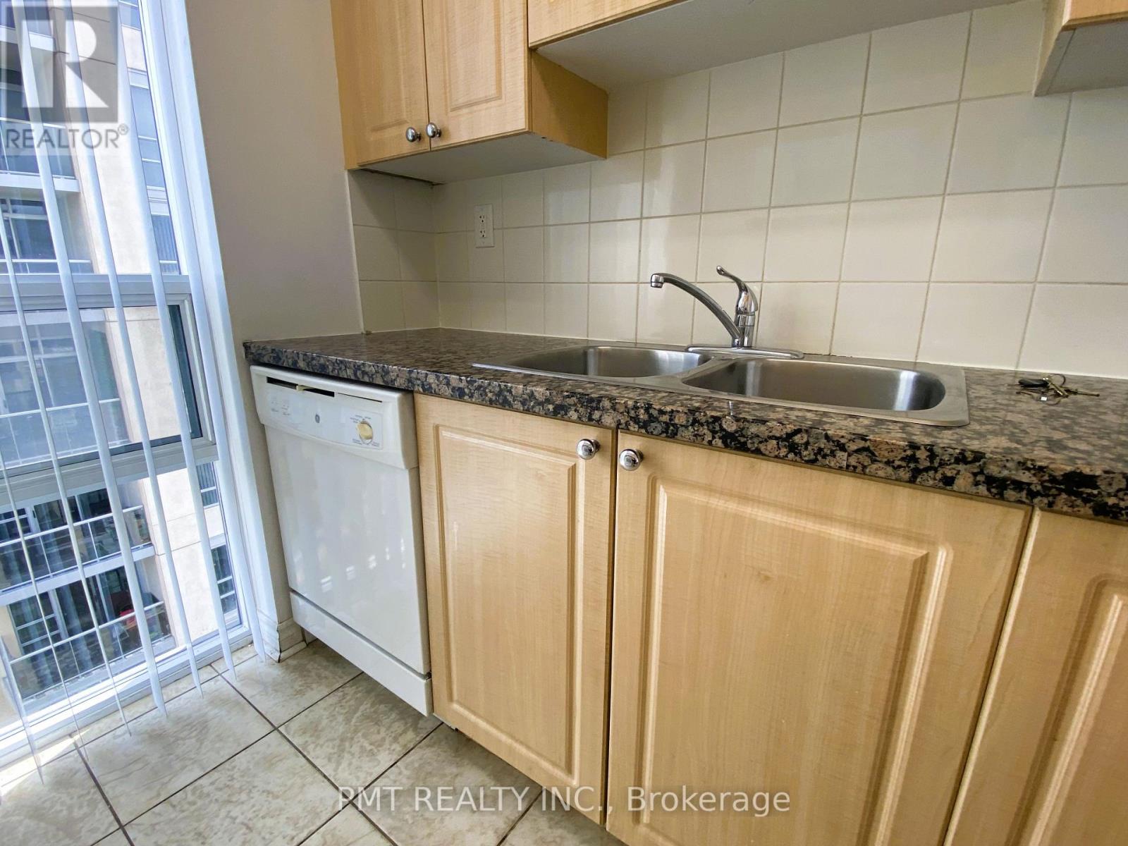 2203 - 5 Michael Power Place, Toronto, Ontario  M9A 0A3 - Photo 11 - W12474744