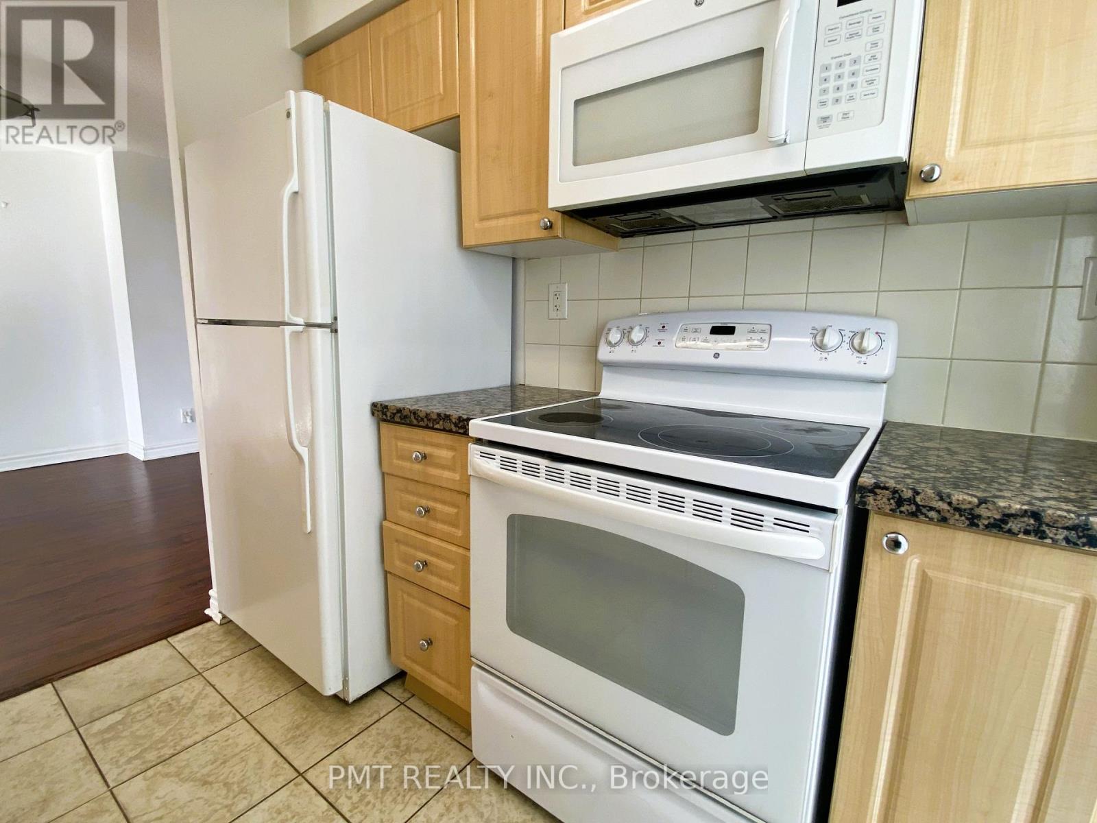 2203 - 5 Michael Power Place, Toronto, Ontario  M9A 0A3 - Photo 12 - W12474744