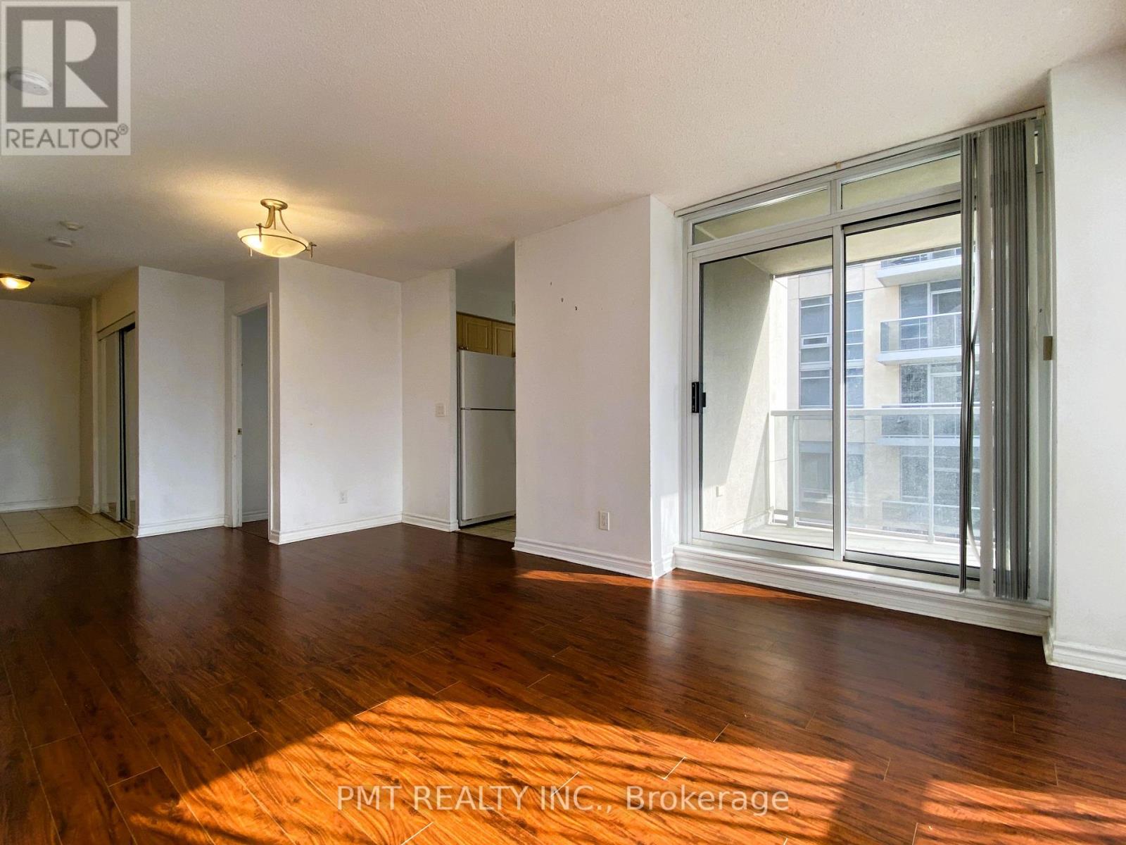 2203 - 5 Michael Power Place, Toronto, Ontario  M9A 0A3 - Photo 6 - W12474744