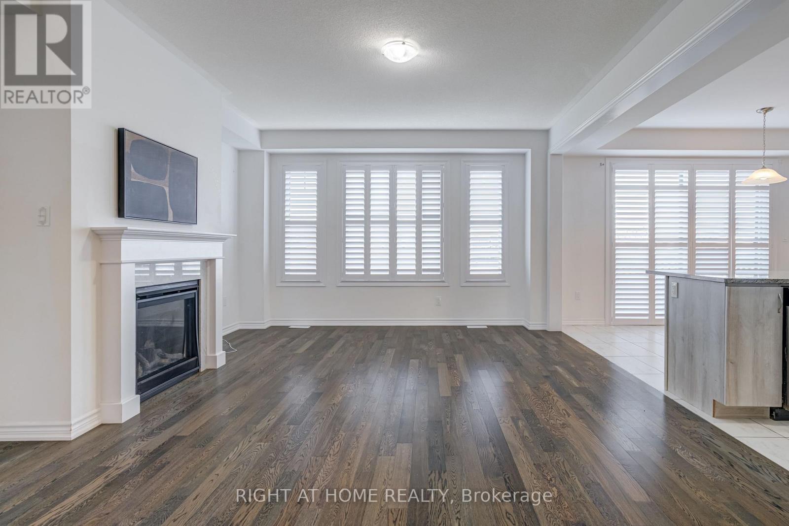 14 Moorhart Crescent, Caledon, Ontario  L7C 4J5 - Photo 6 - W12466843
