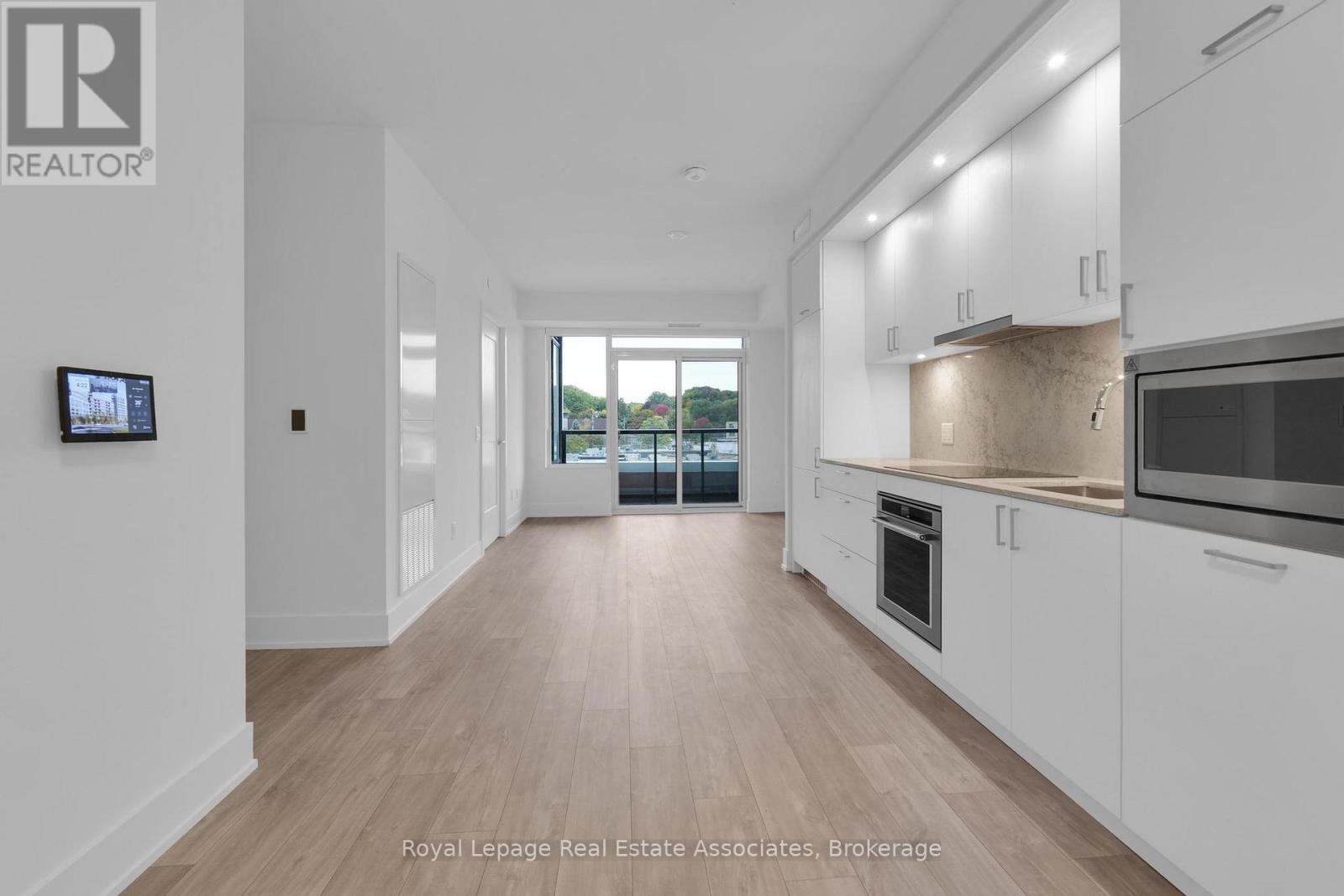 414 - 259 THE KINGSWAY, Toronto, Ontario