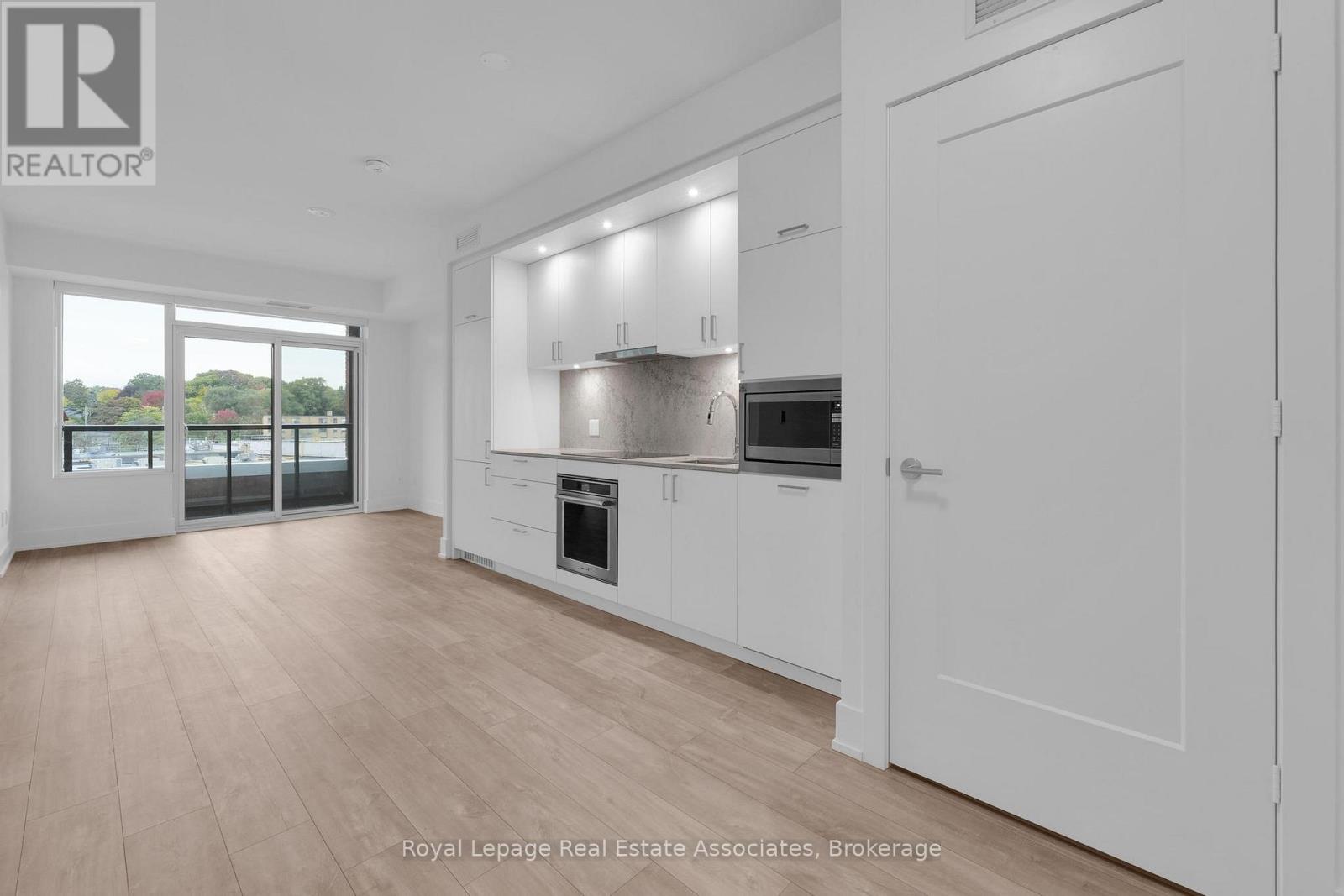 414 - 259 The Kingsway, Toronto, Ontario  M9A 0G2 - Photo 2 - W12474747