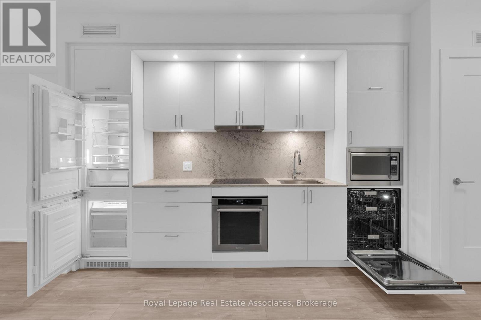 414 - 259 The Kingsway, Toronto, Ontario  M9A 0G2 - Photo 5 - W12474747