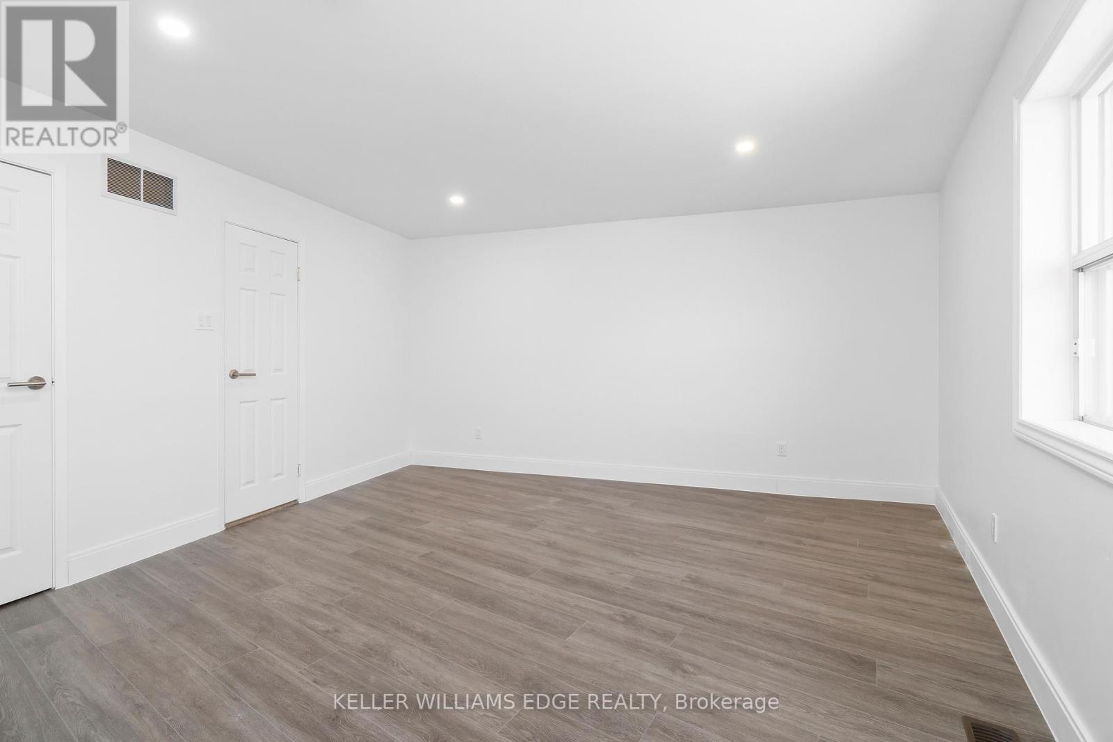 Upper - 1498 Paddington Court, Burlington, Ontario  L7M 1W7 - Photo 21 - W12474753