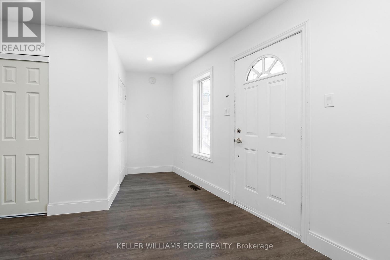 Upper - 1498 Paddington Court, Burlington, Ontario  L7M 1W7 - Photo 3 - W12474753