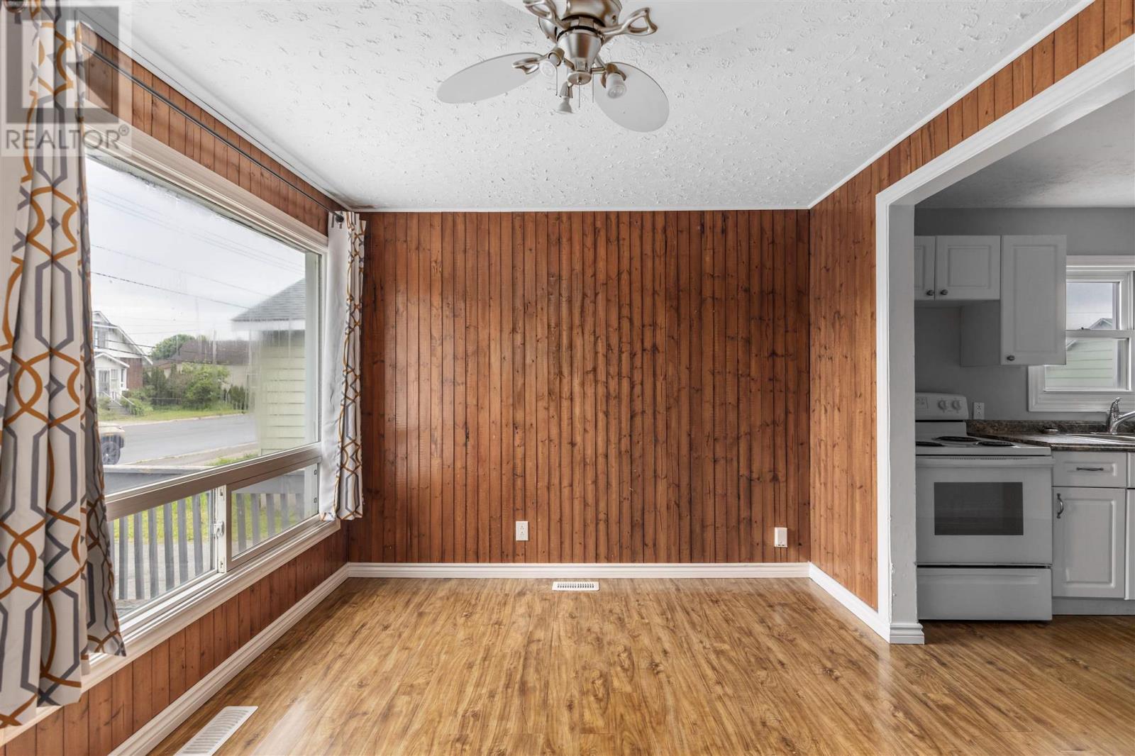 561 Wellington St W, Sault Ste. Marie, Ontario  P6C 3T8 - Photo 9 - SM251557