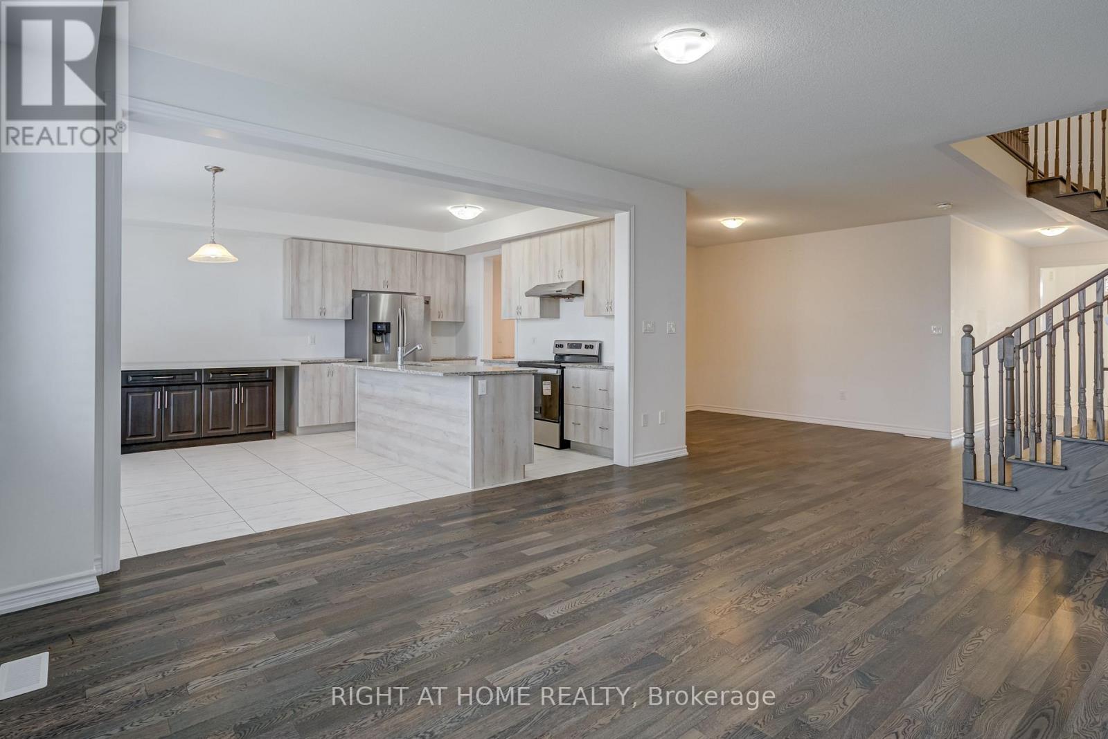 14 Moorhart Crescent, Caledon, Ontario  L7C 4J5 - Photo 9 - W12466843