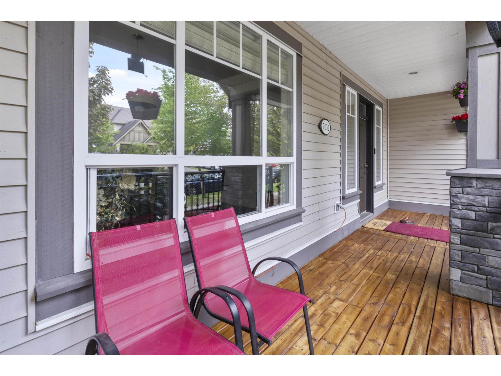 7032 195a Street, Surrey, British Columbia  V4N 5Z2 - Photo 5 - R3060499