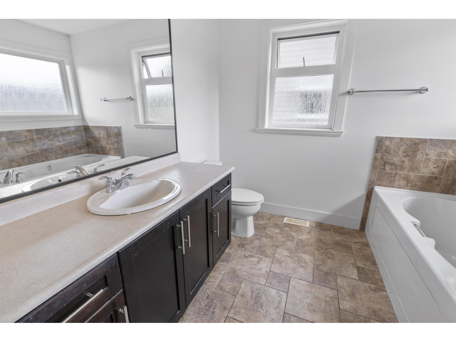 7032 195a Street, Surrey, British Columbia  V4N 5Z2 - Photo 10 - R3060499