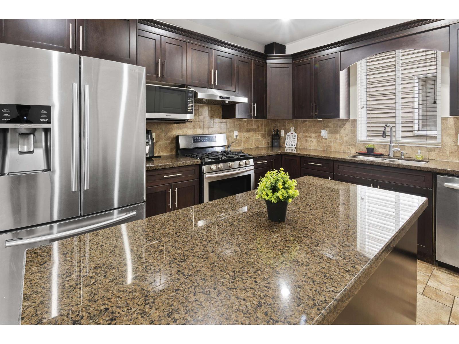 7032 195a Street, Surrey, British Columbia  V4N 5Z2 - Photo 6 - R3060499