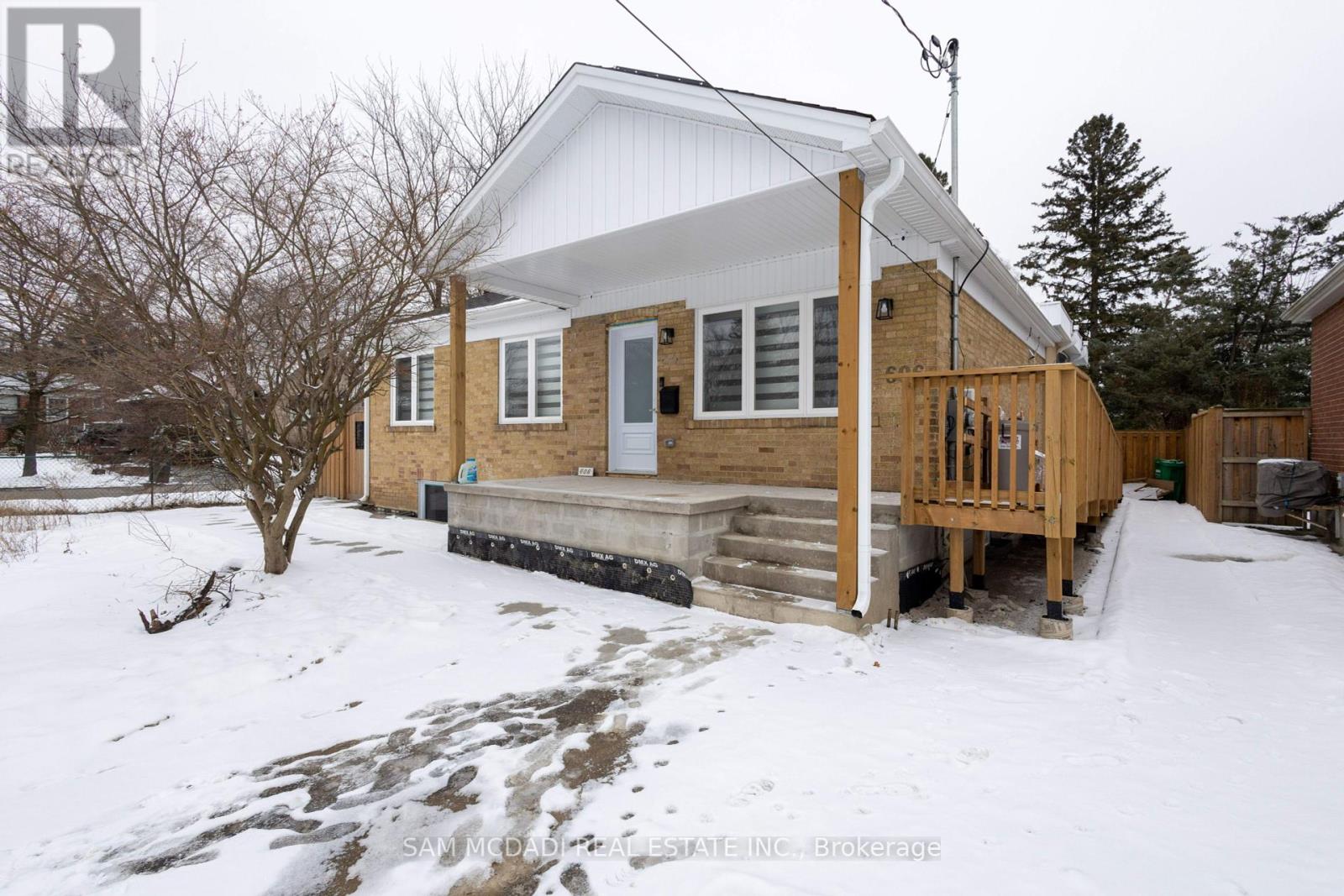 Lower - 606 Drymen Crescent, Mississauga (Mineola), Ontario  L5G 2P1 - Photo 3 - W12463782