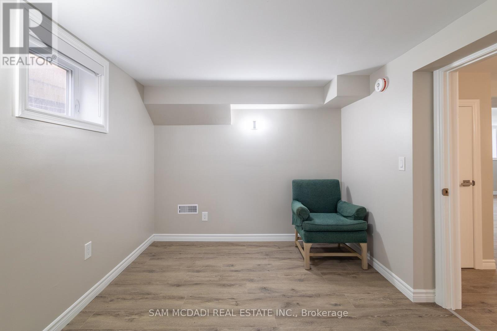Lower - 606 Drymen Crescent, Mississauga (Mineola), Ontario  L5G 2P1 - Photo 10 - W12463782