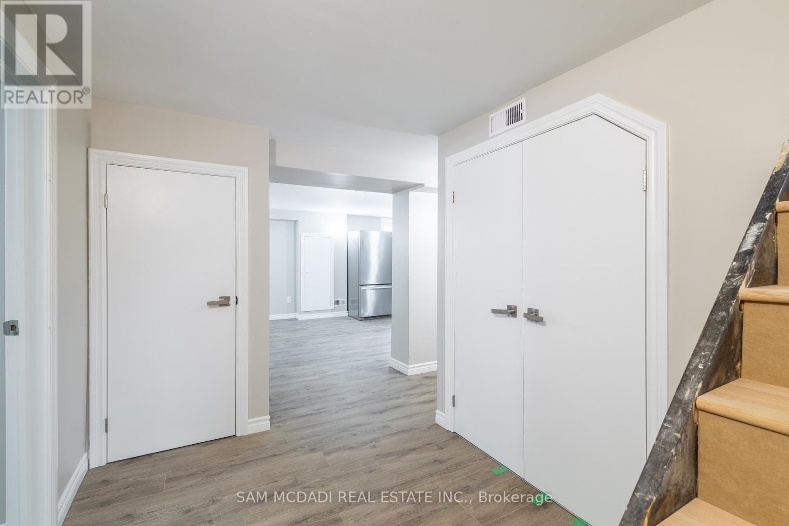 Lower - 606 Drymen Crescent, Mississauga (Mineola), Ontario  L5G 2P1 - Photo 4 - W12463782