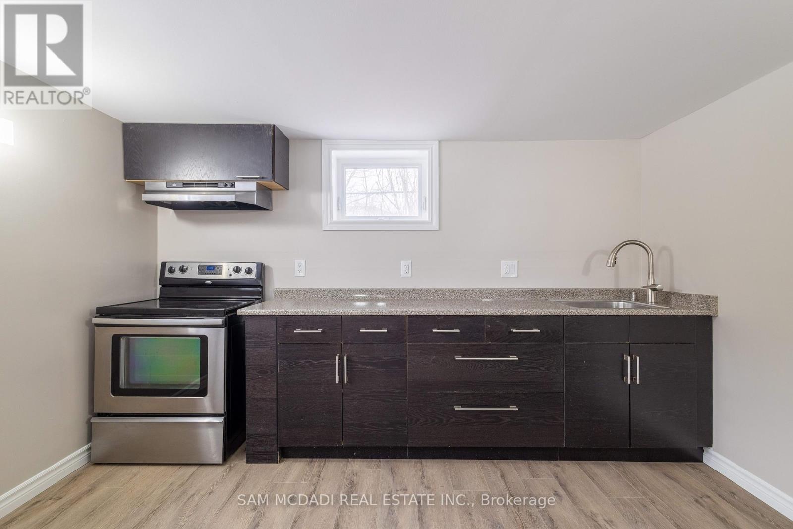 Lower - 606 Drymen Crescent, Mississauga (Mineola), Ontario  L5G 2P1 - Photo 6 - W12463782
