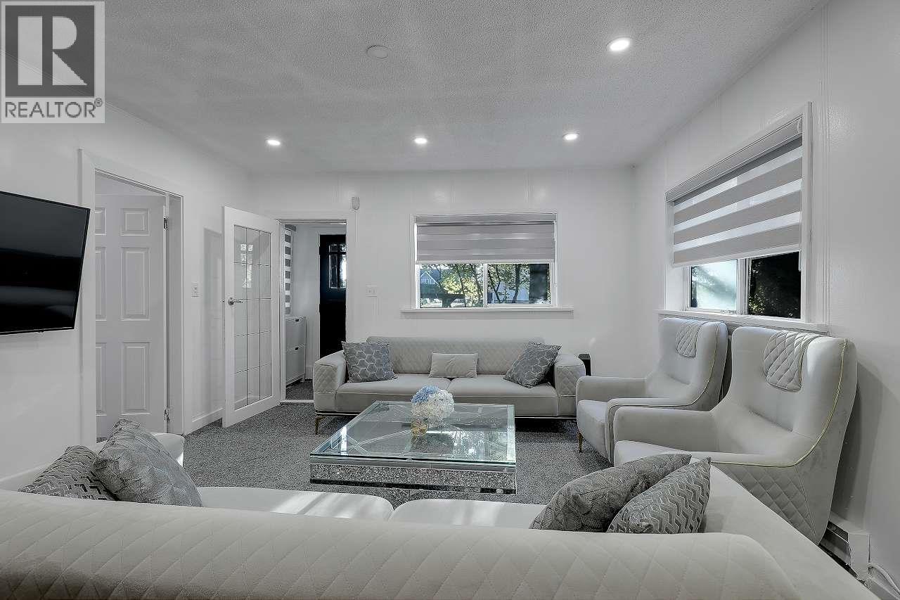 7822 Willard Street, Burnaby, British Columbia  V3N 2W5 - Photo 7 - R3055193