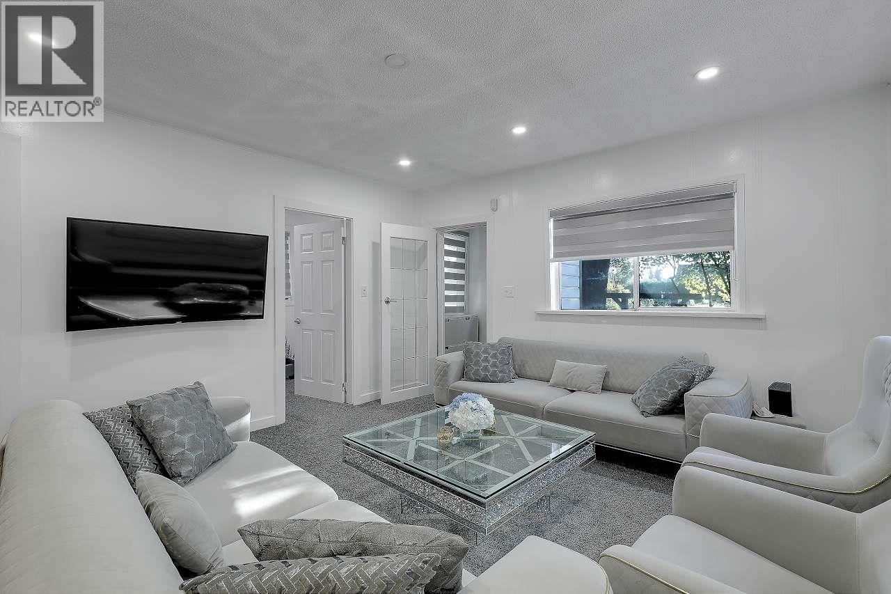 7822 Willard Street, Burnaby, British Columbia  V3N 2W5 - Photo 6 - R3055193