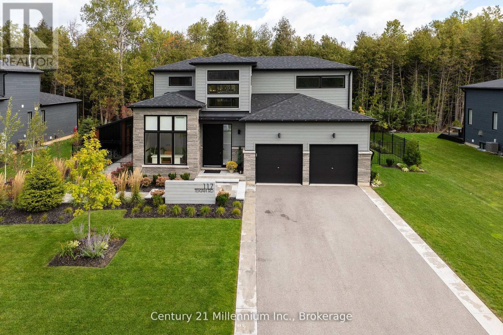117 Tekiah Road, Blue Mountains, Ontario  N0H 1J0 - Photo 3 - X12474780