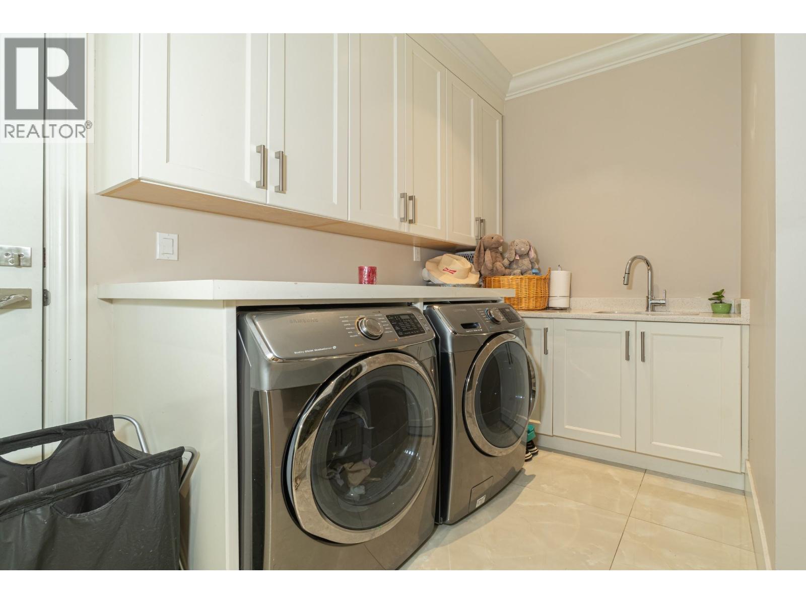 Listing Picture 28 of 31 : 9191 OAKMOND ROAD, Richmond / 烈治文 - 魯藝地產 Yvonne Lu Group - MLS Medallion Club Member