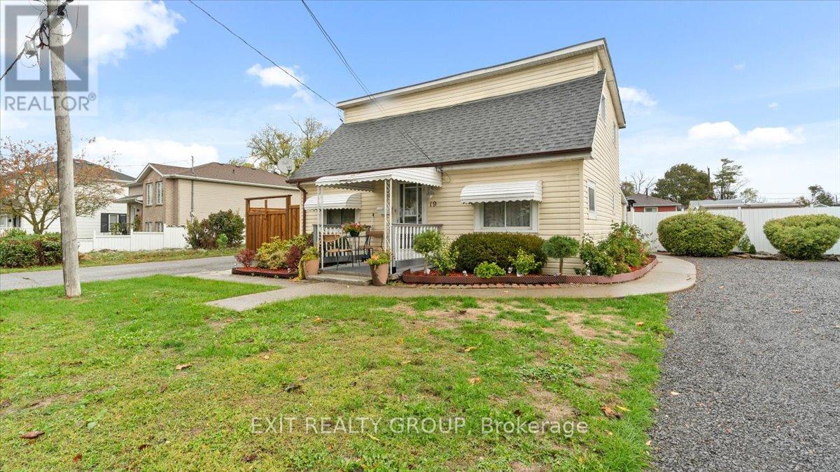19 RAMSAY AVENUE, Quinte West, Ontario
