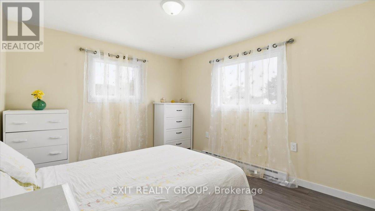 19 Ramsay Avenue, Quinte West, Ontario  K8V 2P6 - Photo 18 - X12474801