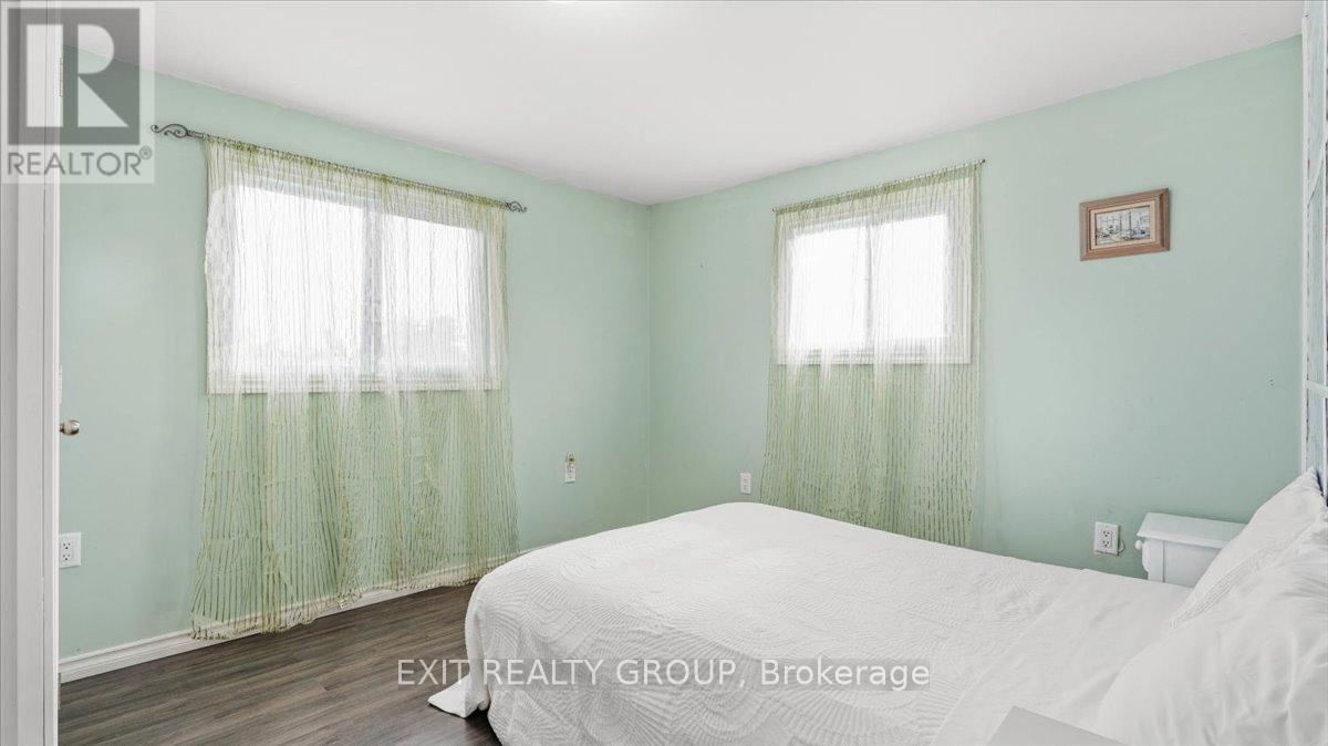 19 Ramsay Avenue, Quinte West, Ontario  K8V 2P6 - Photo 20 - X12474801