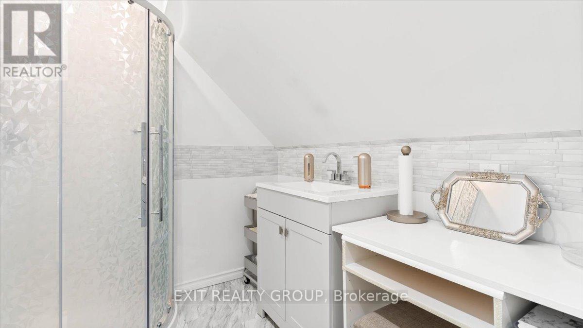 19 Ramsay Avenue, Quinte West, Ontario  K8V 2P6 - Photo 27 - X12474801